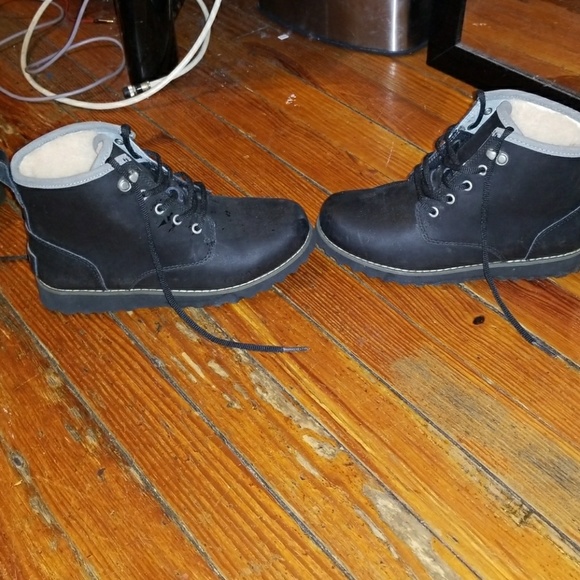 Ugg boots worn blue stain - Picture 3 of 4